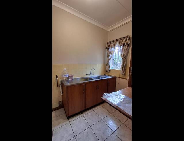 5 BEDROOM HOUSE FOR SALE IN MEYERHOF